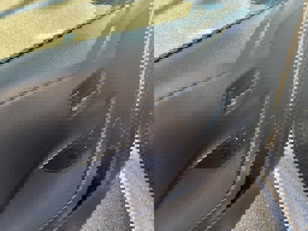 Used 2022 Toyota Corolla LE image 5