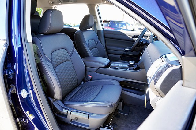 New 2026 Nissan Pathfinder SV w/ Cargo Package FWD image 19