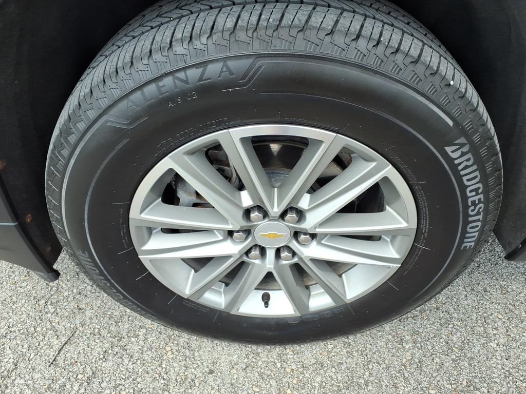 Used 2023 Chevrolet Traverse LT FWD image 5
