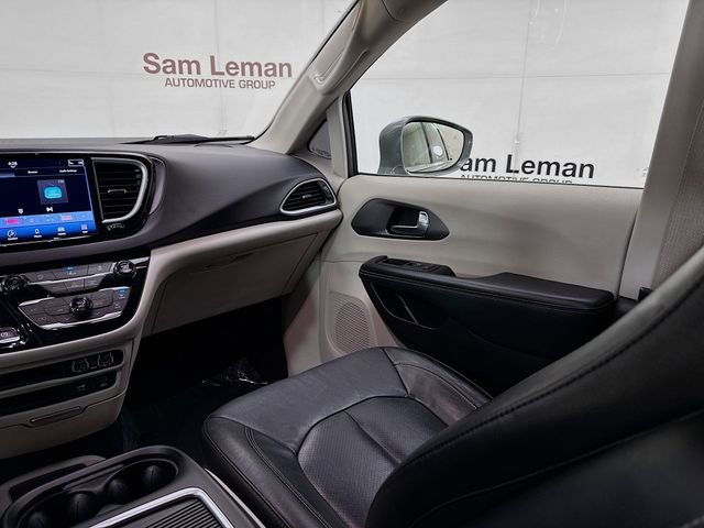 Used 2022 Chrysler Pacifica Touring-L image 22
