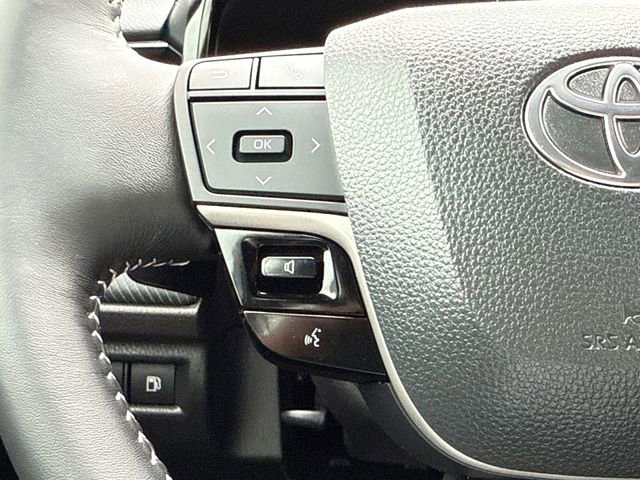 Used 2025 Toyota Camry SE w/ Convenience Package image 28