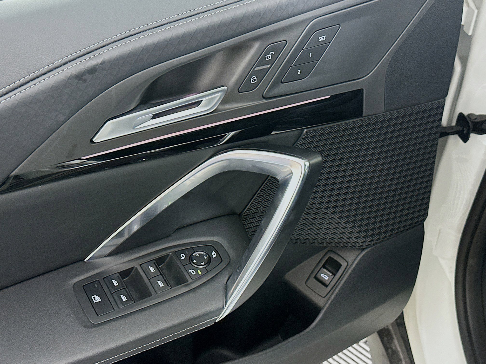 Used 2025 BMW X2 xDrive28i image 15