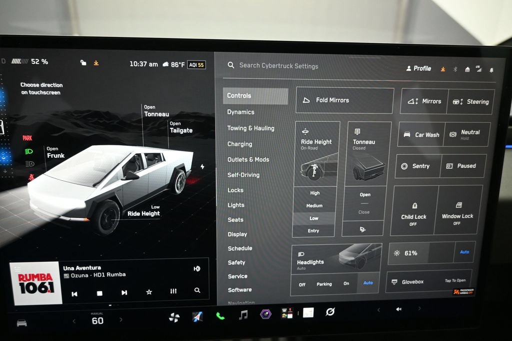 Used 2024 Tesla Cybertruck AWD Crew Cab image 17