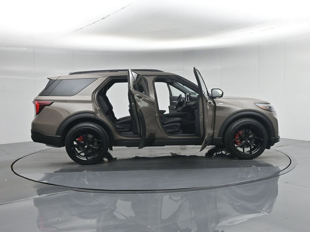 New 2026 Ford Explorer ST-Line RWD image 4