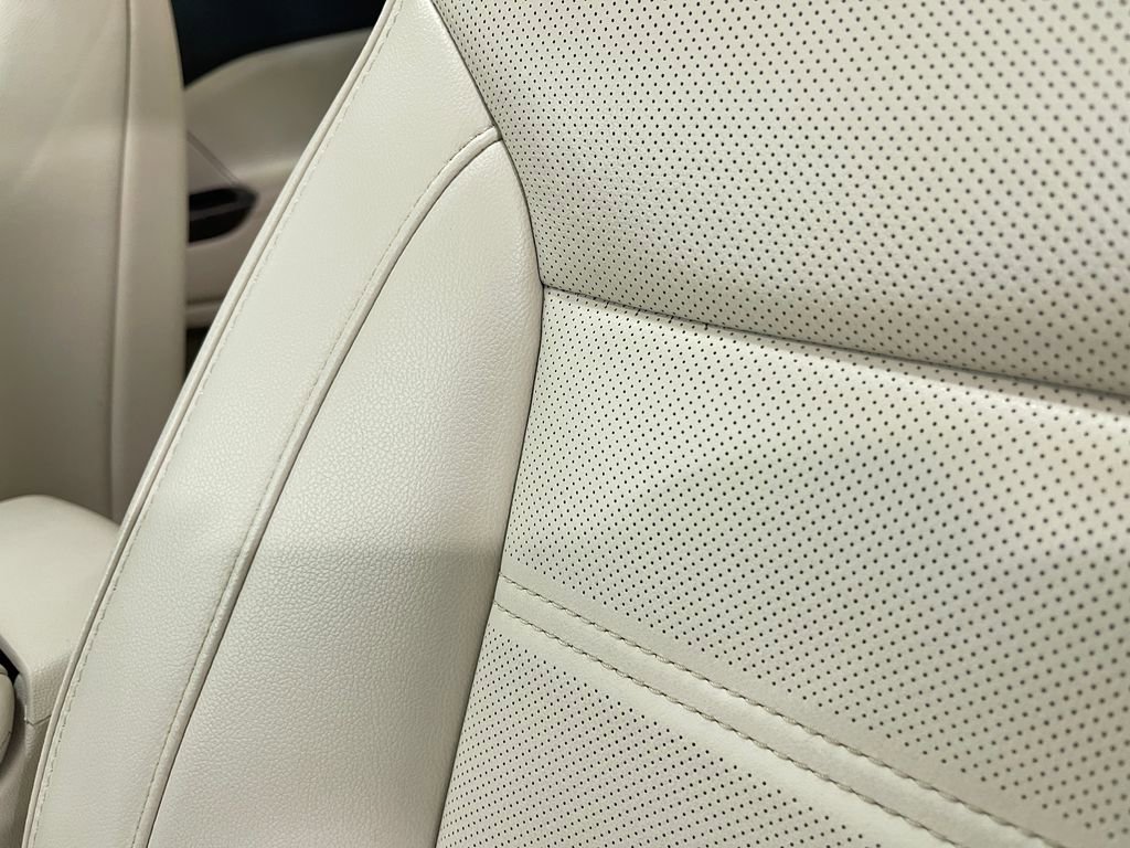 Used 2021 GMC Acadia Denali w/ Denali Technology Package image 18