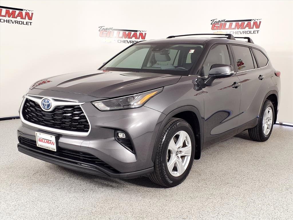 Used 2023 Toyota Highlander LE image 4