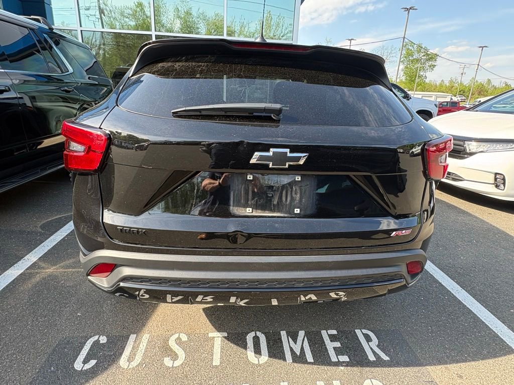 Used 2024 Chevrolet Trax RS FWD image 5