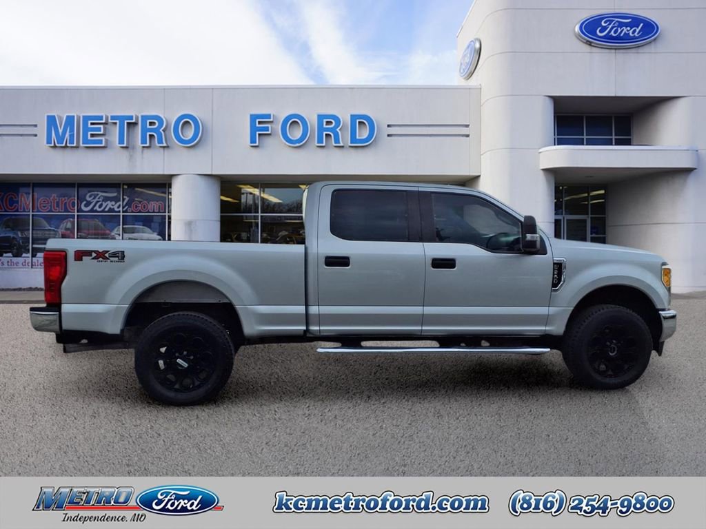 Used 2017 Ford F250 XLT w/ XLT Value Package image 2