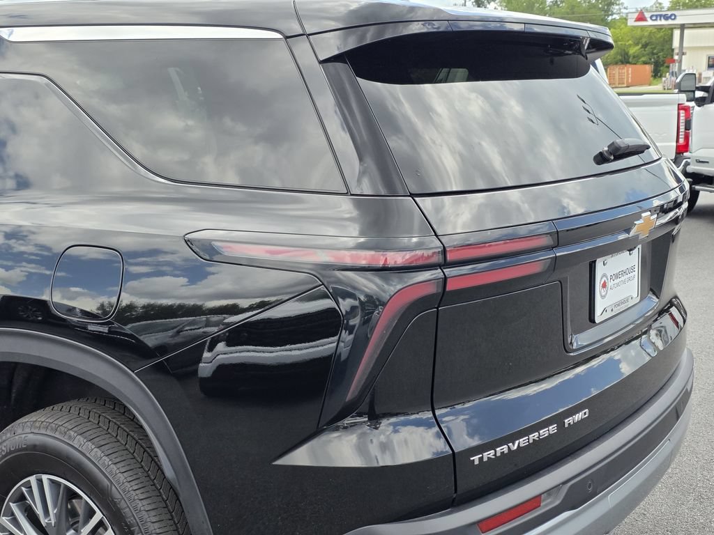 Used 2026 Chevrolet Traverse LT AWD/4WD image 11