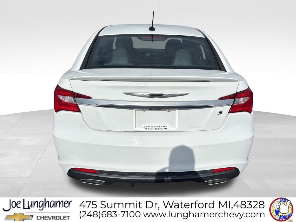 Used 2014 Chrysler 200 Limited w/ 200 Super S Group FWD image 4