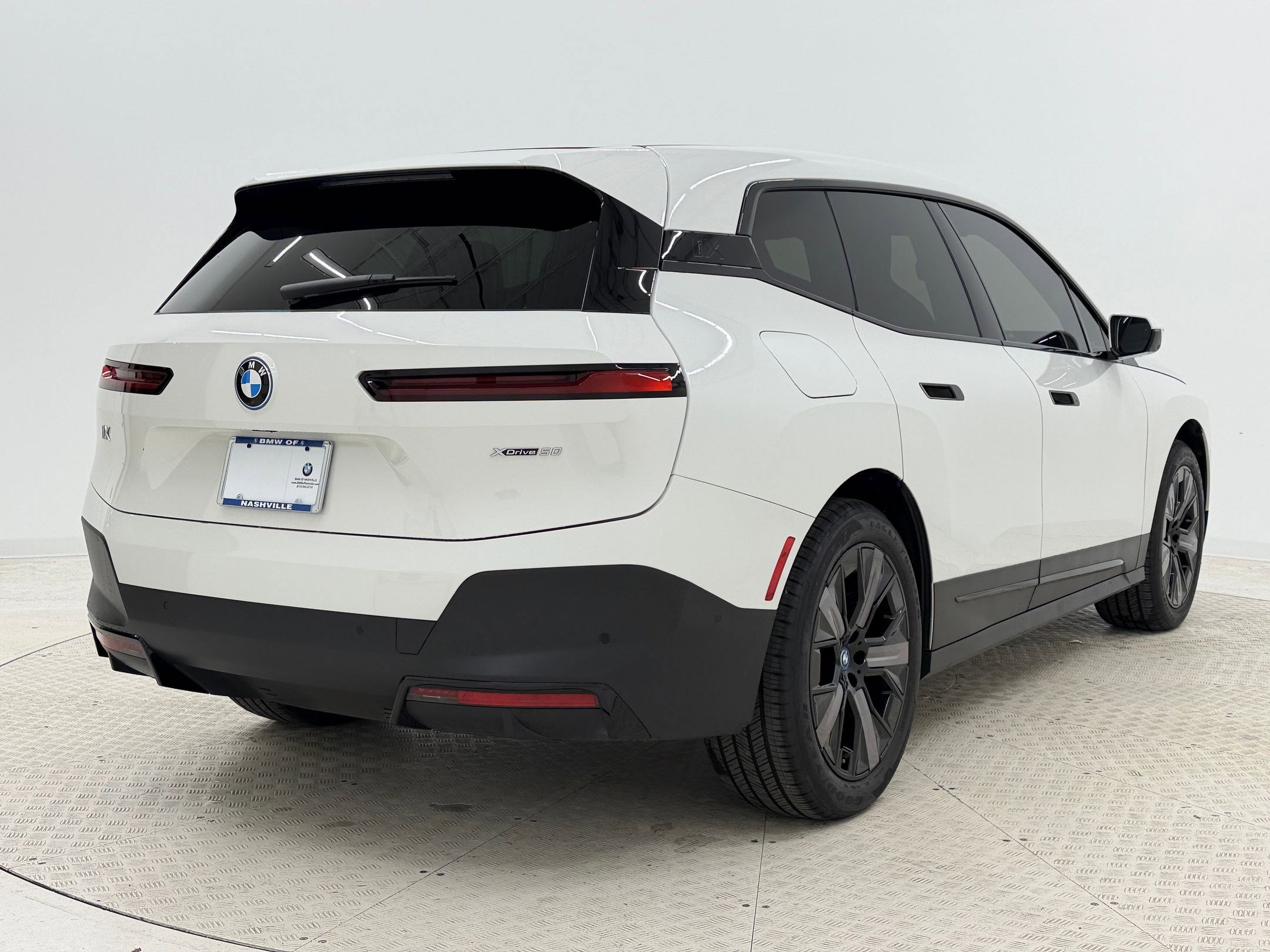 Certified 2024 BMW iX xDrive50 image 9