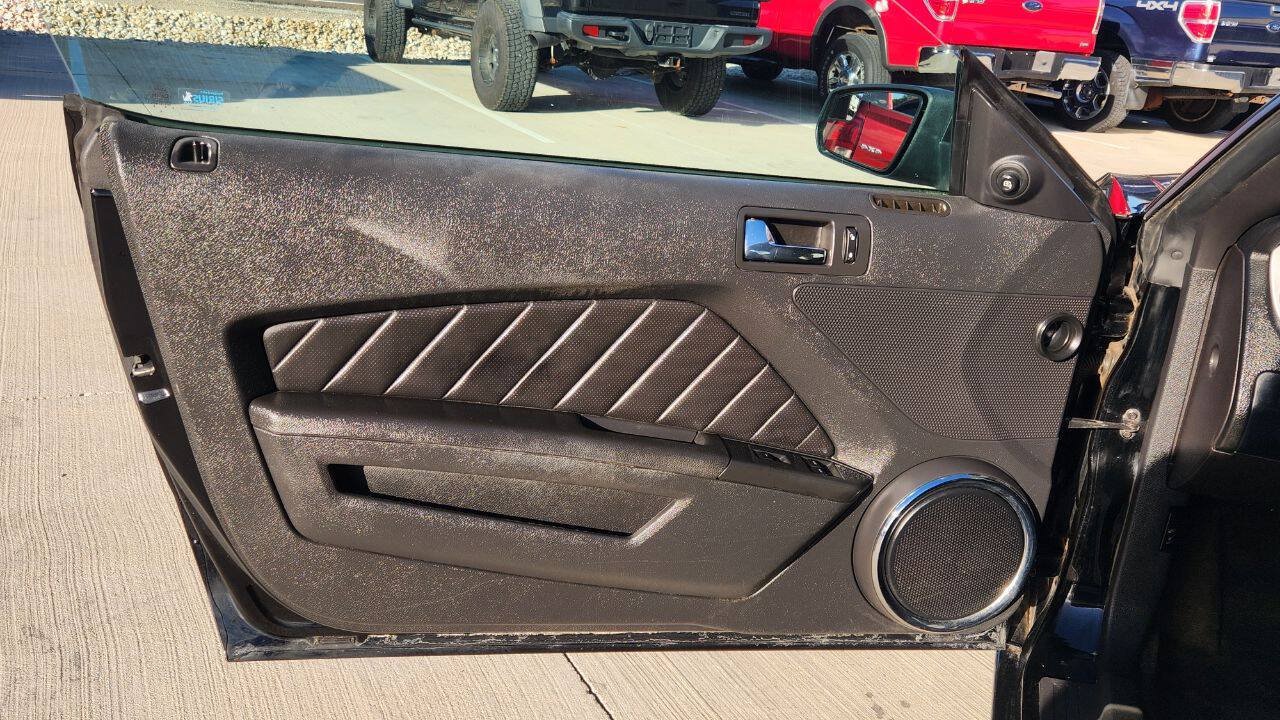 Used 2013 Ford Mustang Premium RWD image 11