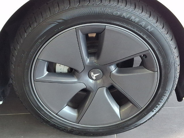 Used 2023 Tesla Model 3 Standard Range RWD image 8