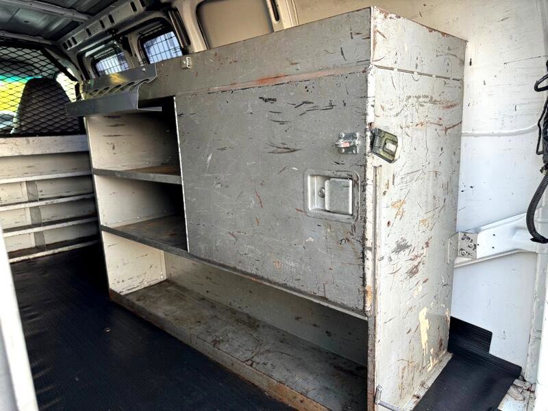 Used 2000 Chevrolet Express 2500 image 17