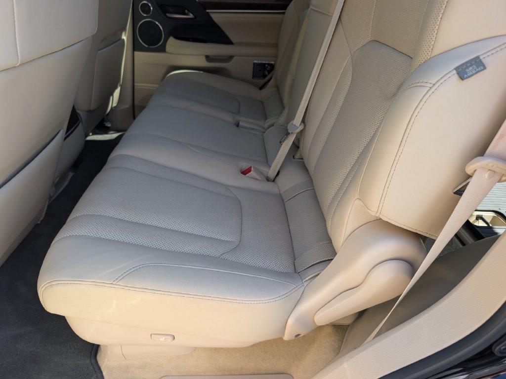 Used 2021 Lexus LX 570 4WD w/ Luxury Package image 8