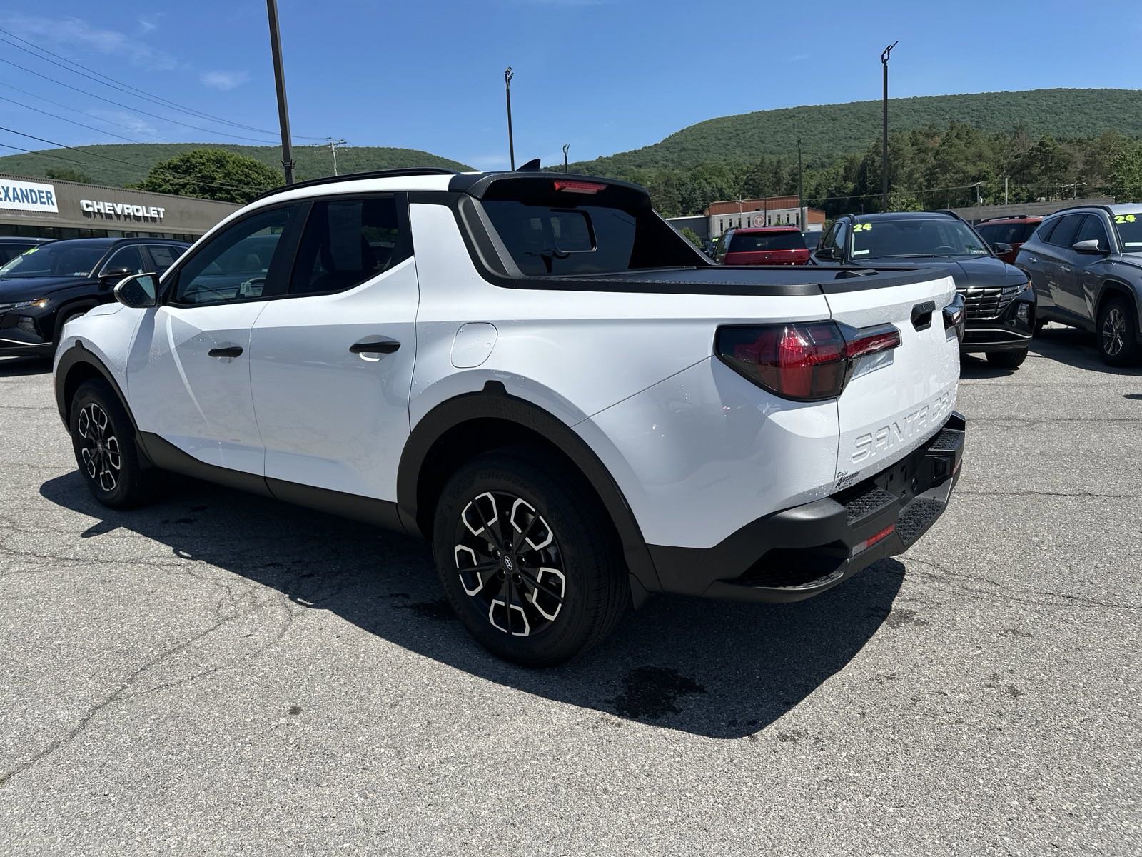 Used 2024 Hyundai Santa Cruz SEL w/ Activity Package image 6