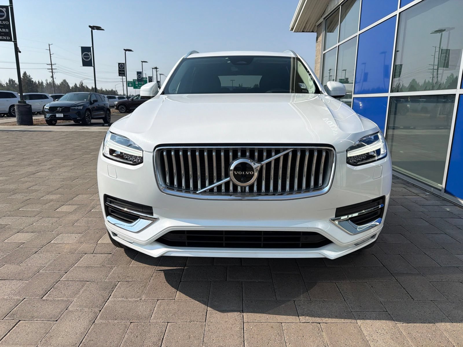 Used 2023 Volvo XC90 B6 Ultimate w/ Protection Package Premier AWD/4WD image 3
