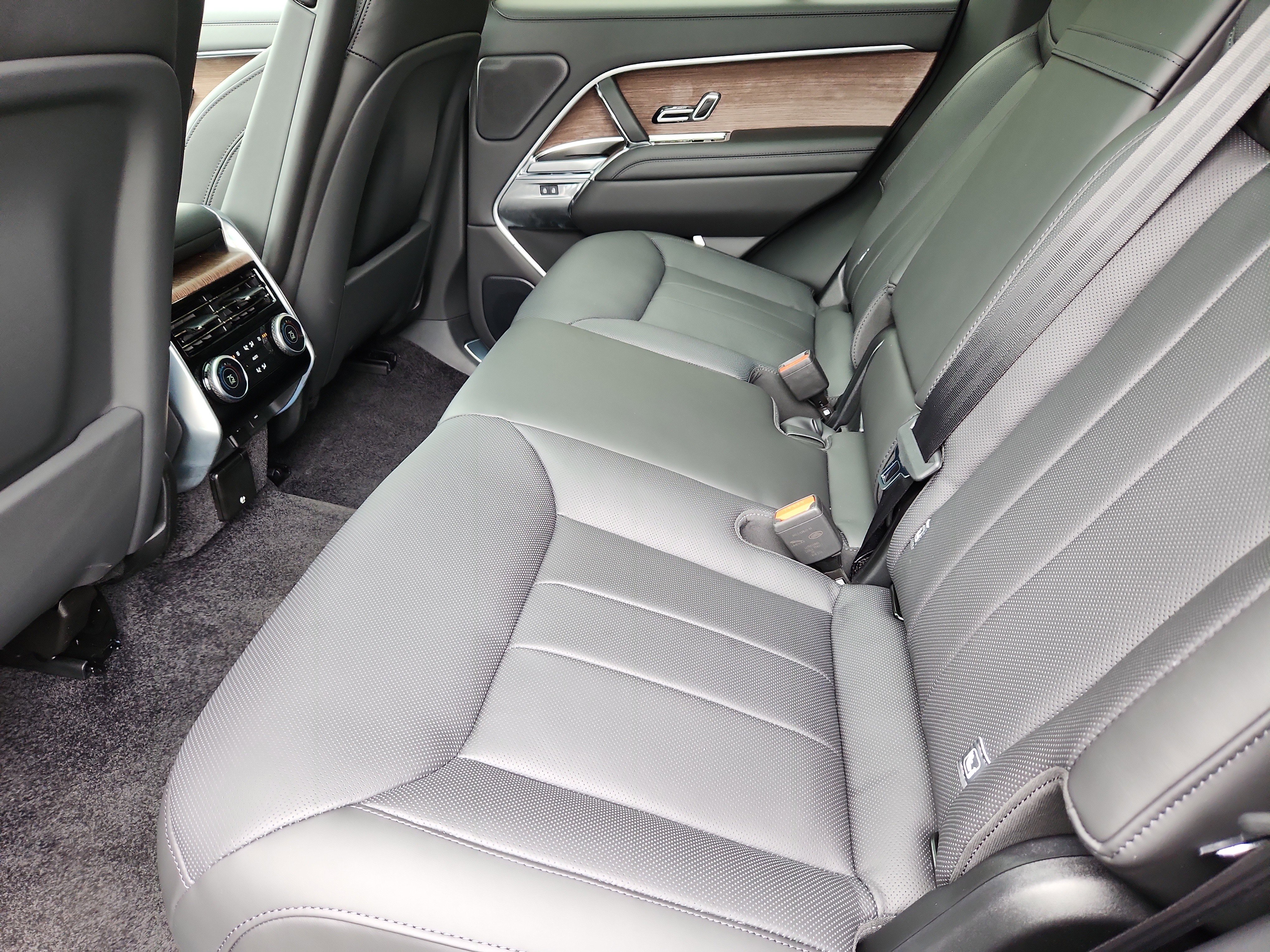 New 2025 Land Rover Range Rover SE image 5