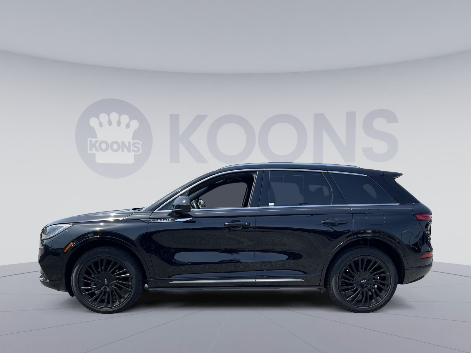 Used 2022 Lincoln Corsair Reserve w/ Luxury Package AWD/4WD image 2
