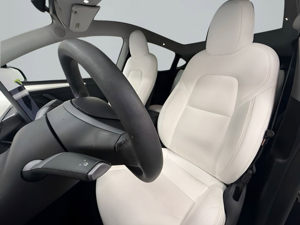 Used 2024 Tesla Model Y Long Range AWD/4WD image 23