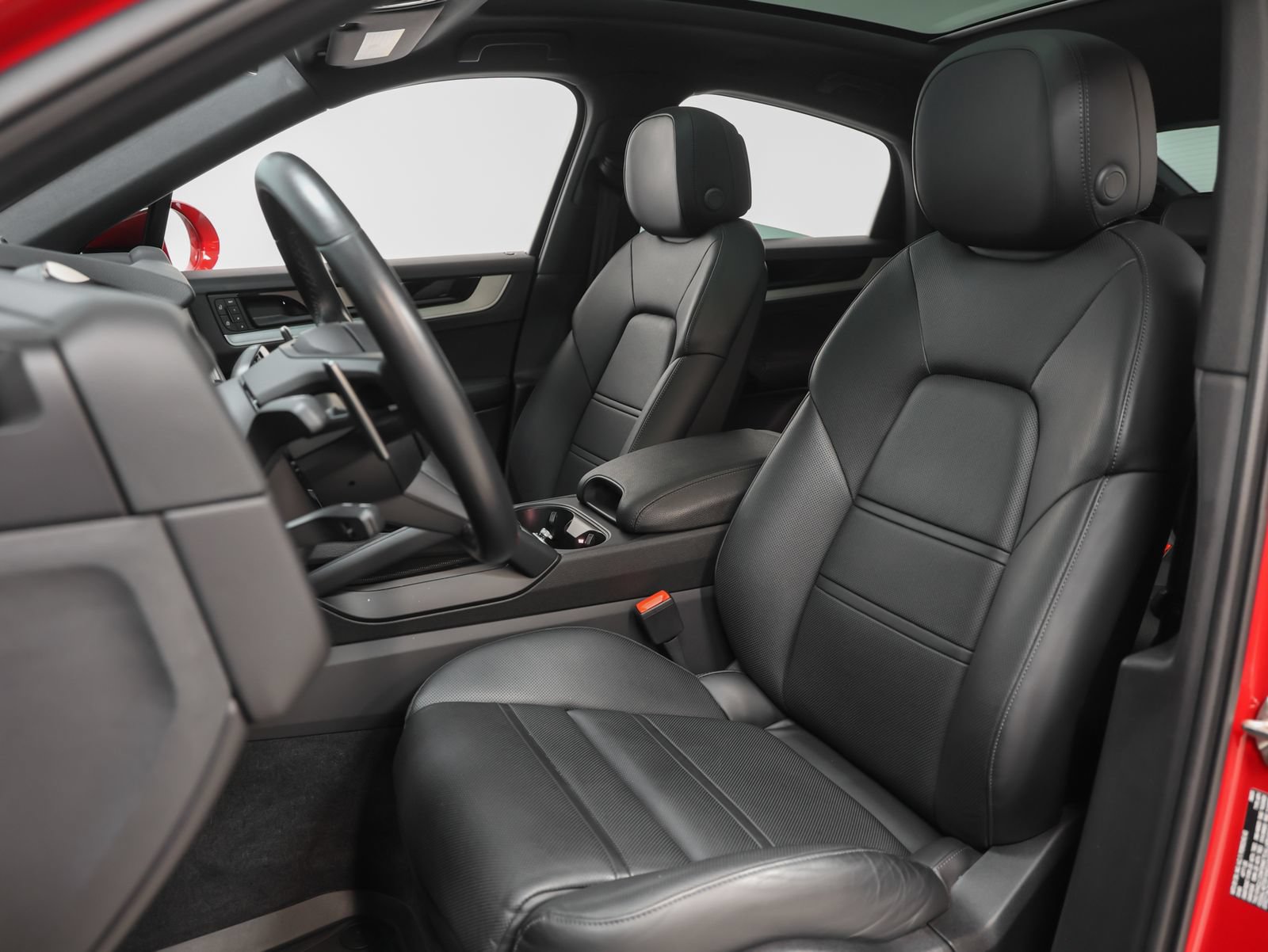 Certified 2024 Porsche Cayenne Coupe AWD/4WD image 42