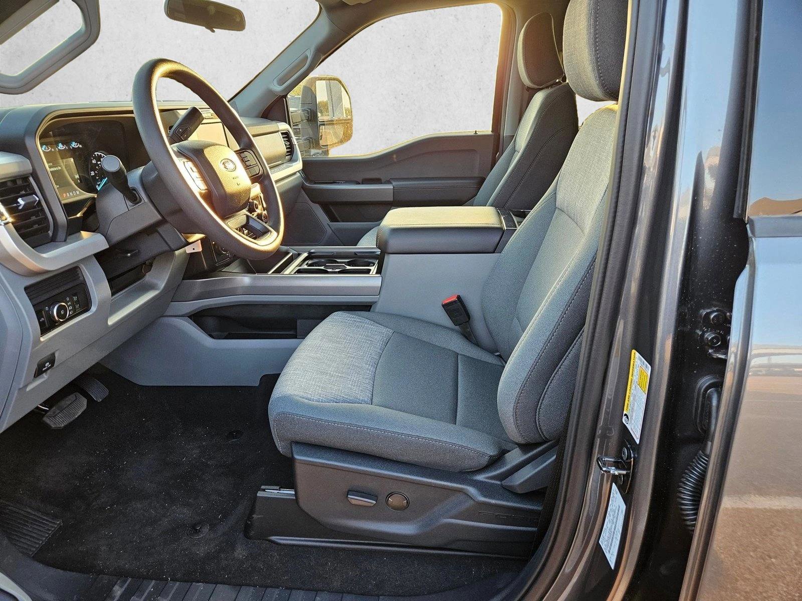 New 2026 Ford F350 XLT w/ FX4 Off-Road Package AWD/4WD image 4