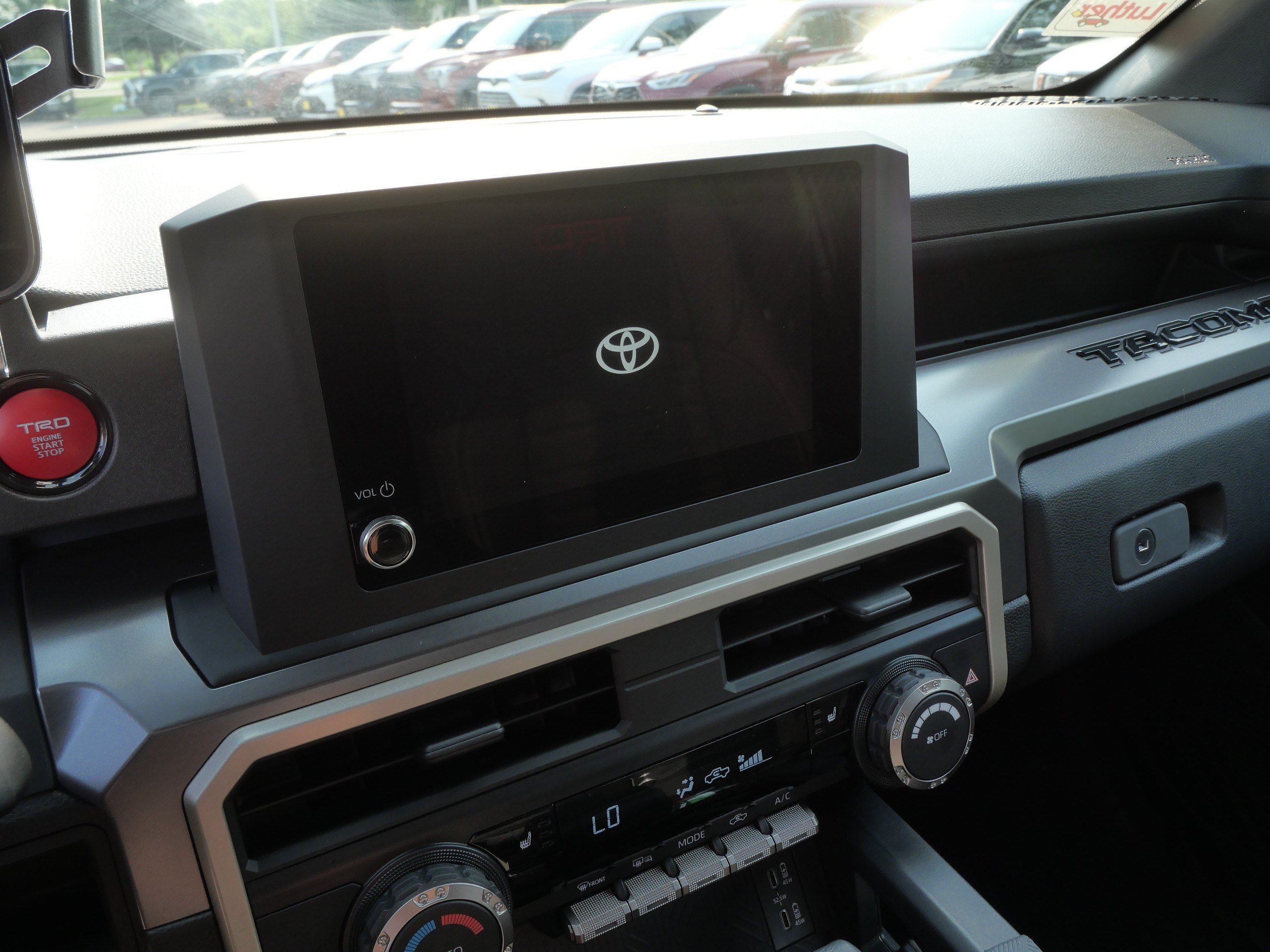 Certified 2025 Toyota Tacoma TRD Off-Road AWD/4WD image 23