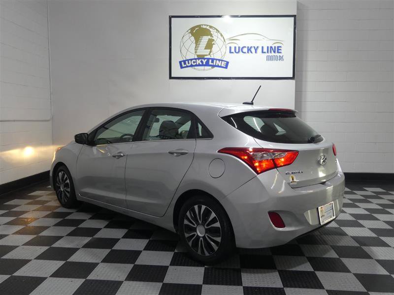 Used 2016 Hyundai Elantra GT FWD image 11