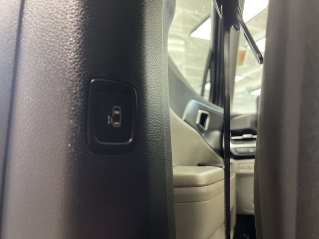 Used 2024 Kia Carnival LX image 24