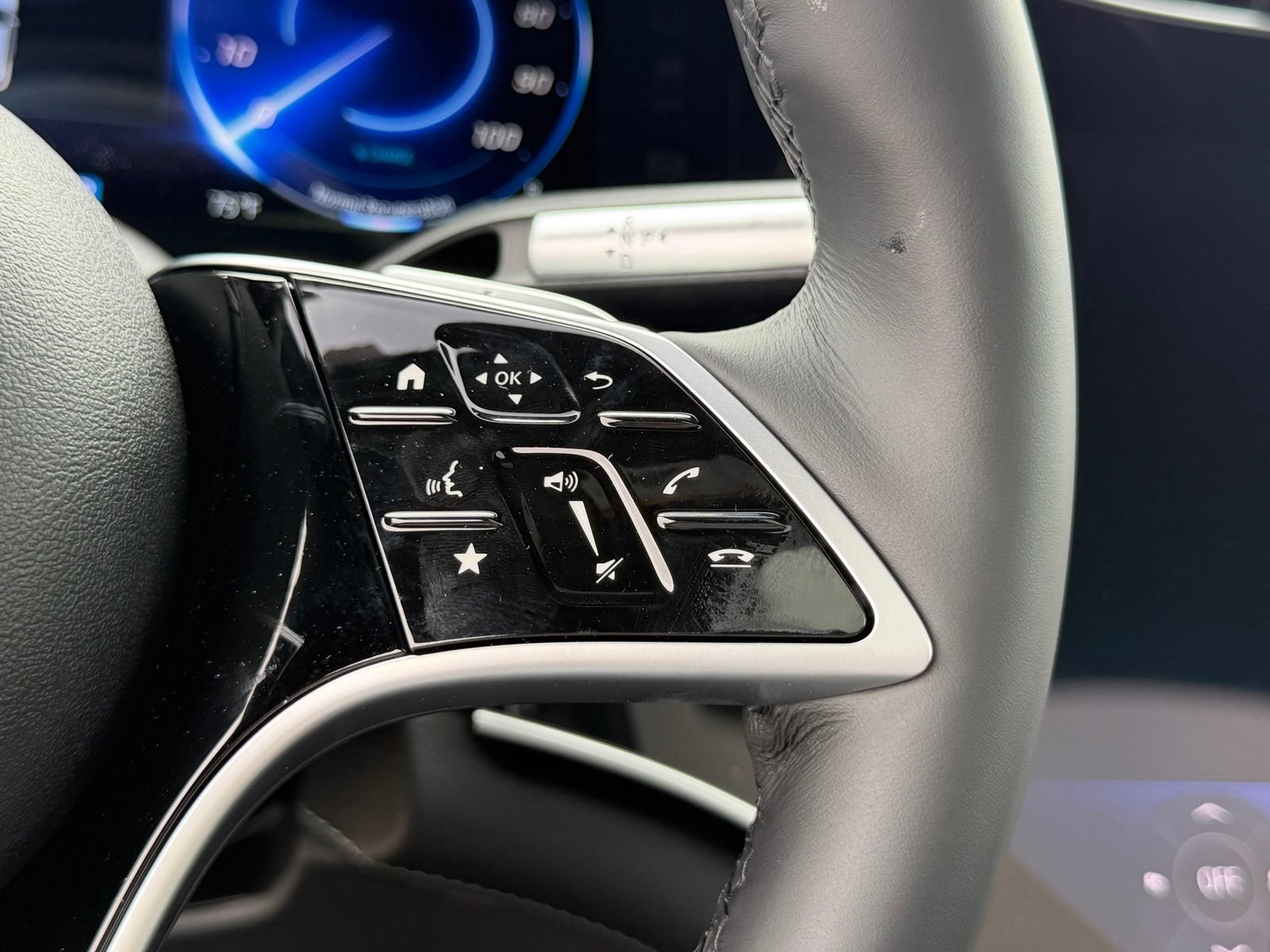 New 2026 Mercedes-Benz EQS 550 4MATIC SUV image 23