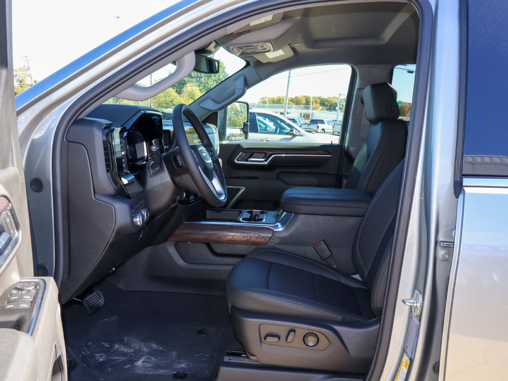 New 2026 GMC Sierra 2500 SLT w/ SLT Premium Package AWD/4WD image 8