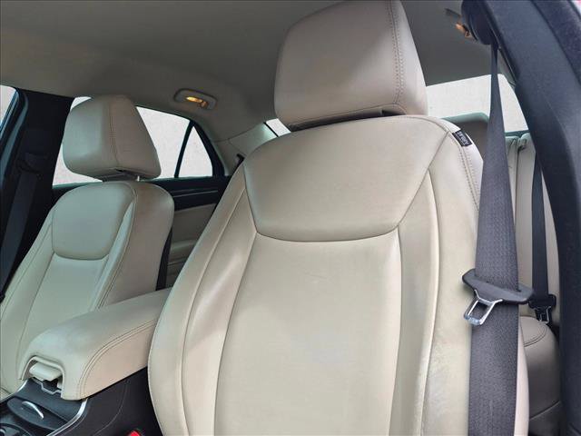 Used 2017 Chrysler 300 Limited w/ Driver Convenience Group RWD image 11