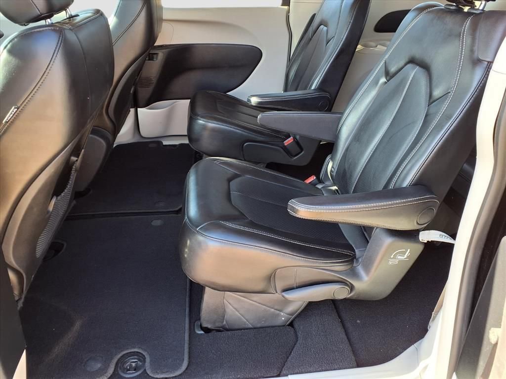 Used 2020 Chrysler Voyager Lxi image 26