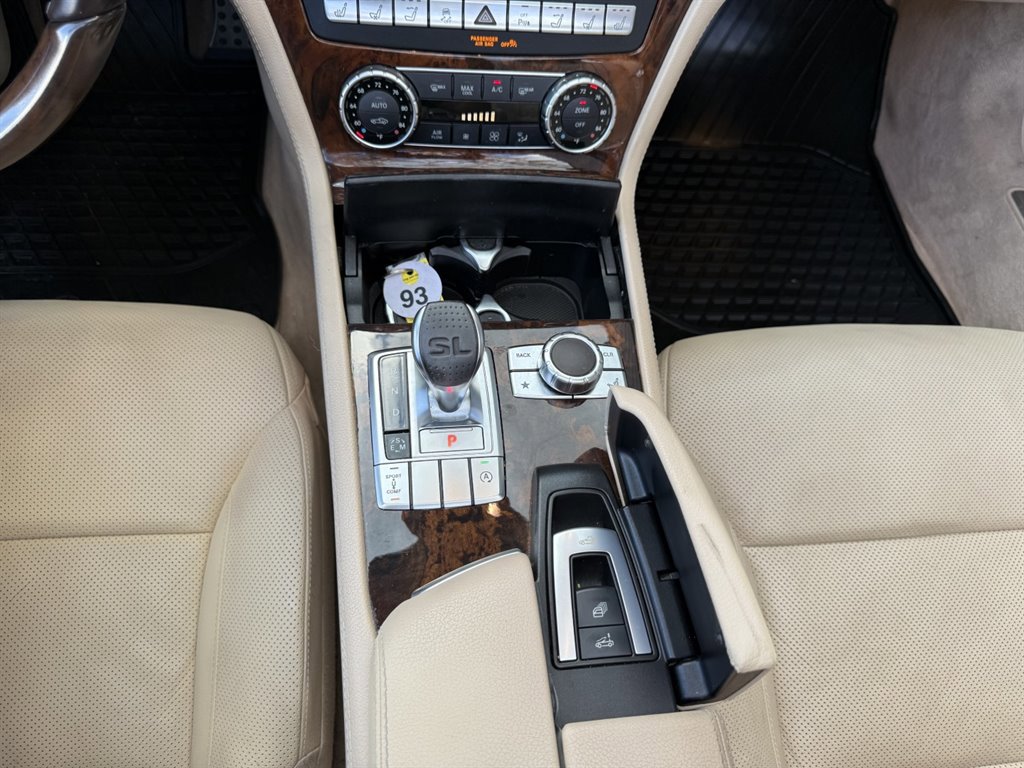 Used 2015 Mercedes-Benz SL 550 w/ Driver Assistance Package image 29