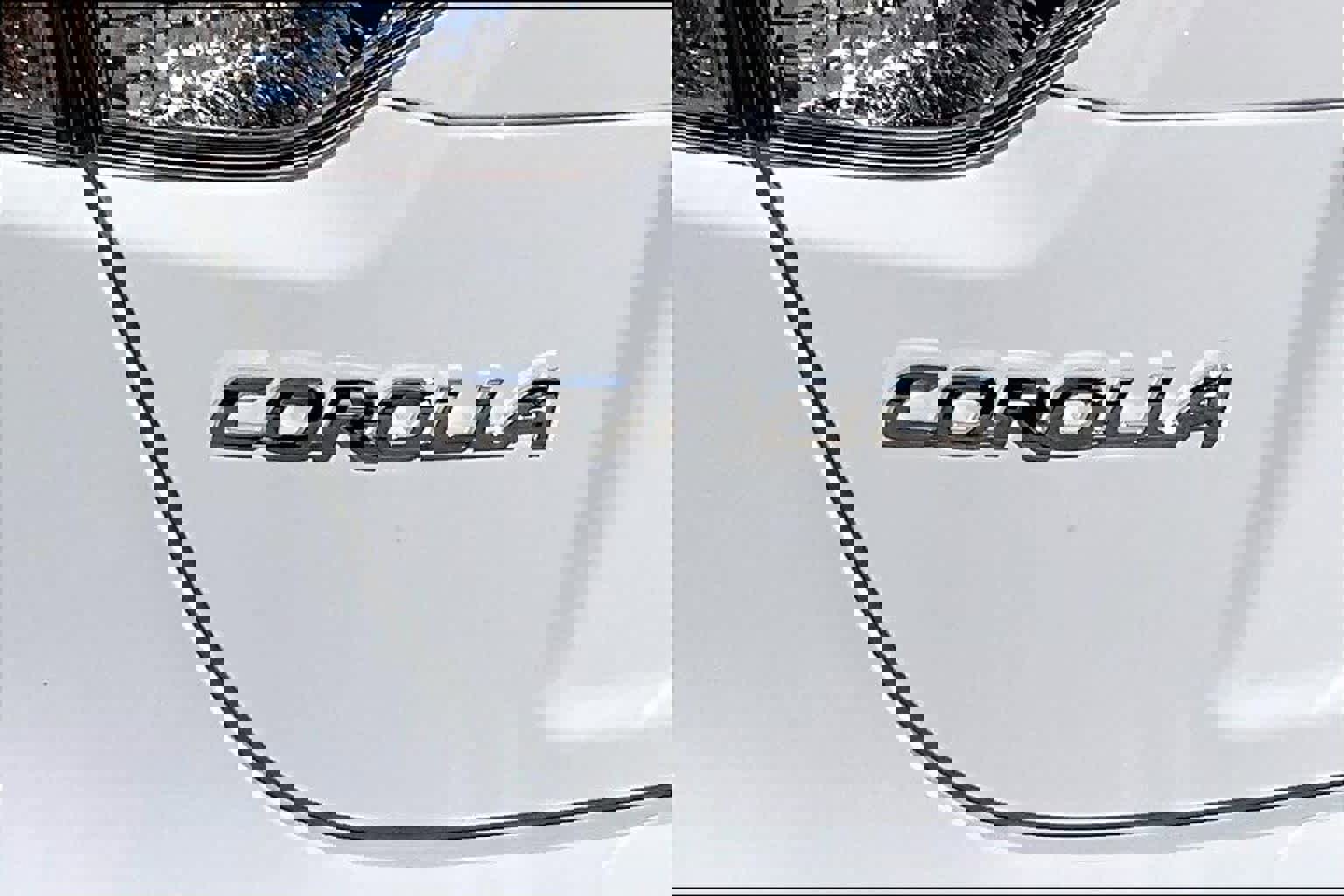 Used 2025 Toyota Corolla LE image 29