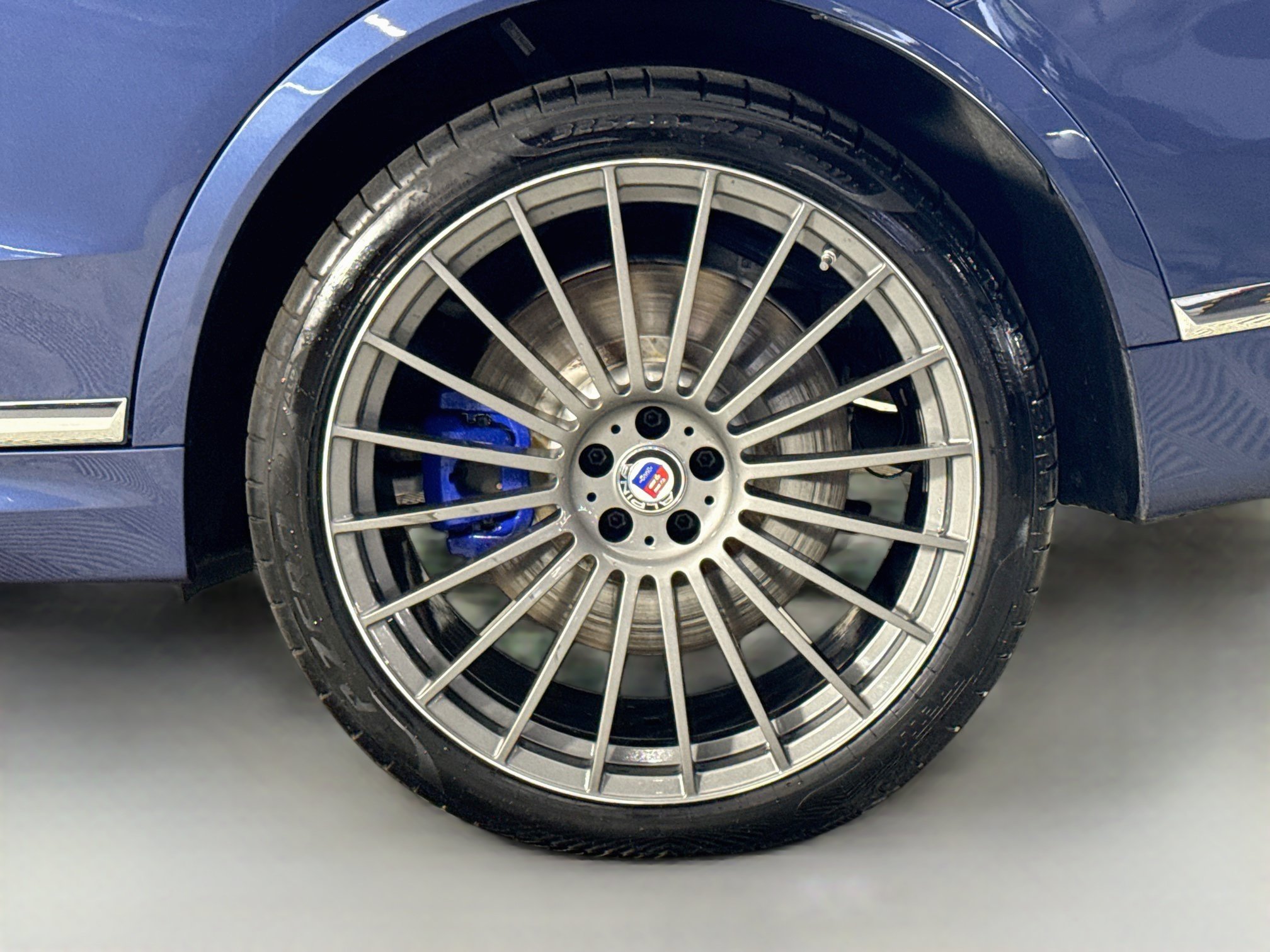 Used 2024 BMW ALPINA XB7 AWD/4WD image 37
