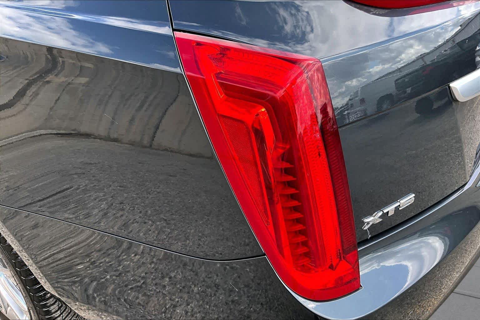 Used 2015 Cadillac XTS FWD image 28