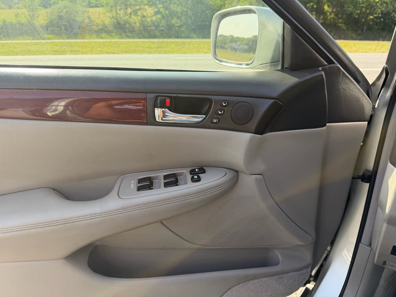 Used 2002 Lexus ES 330 FWD image 19