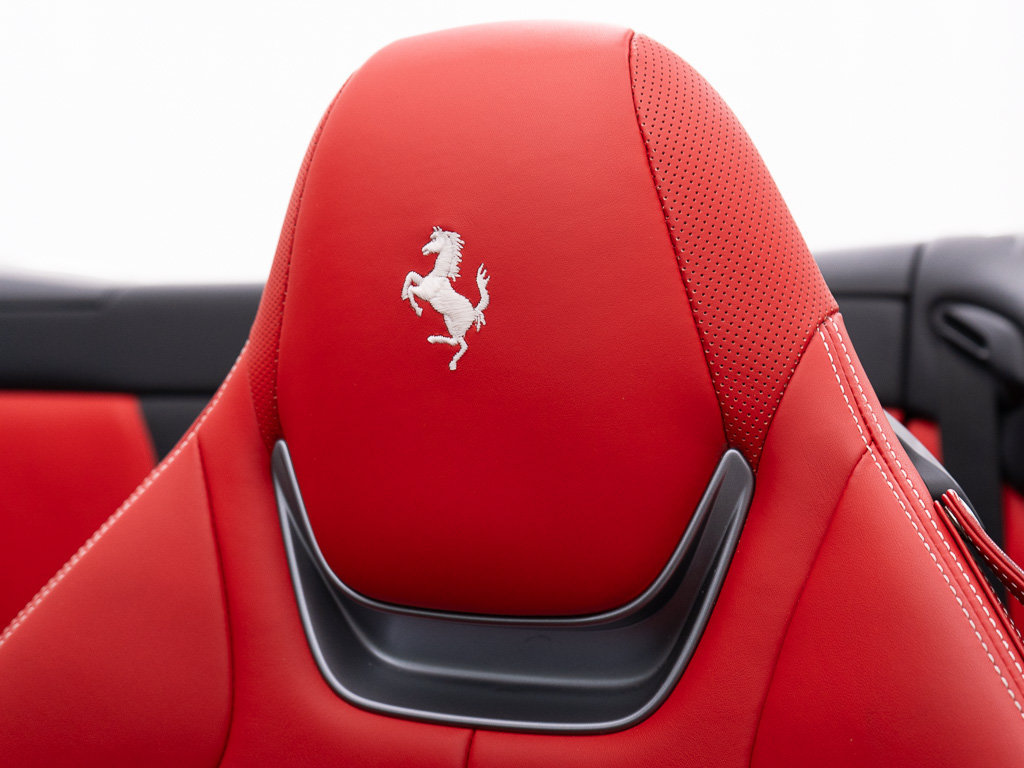 Used 2020 Ferrari Portofino RWD image 25