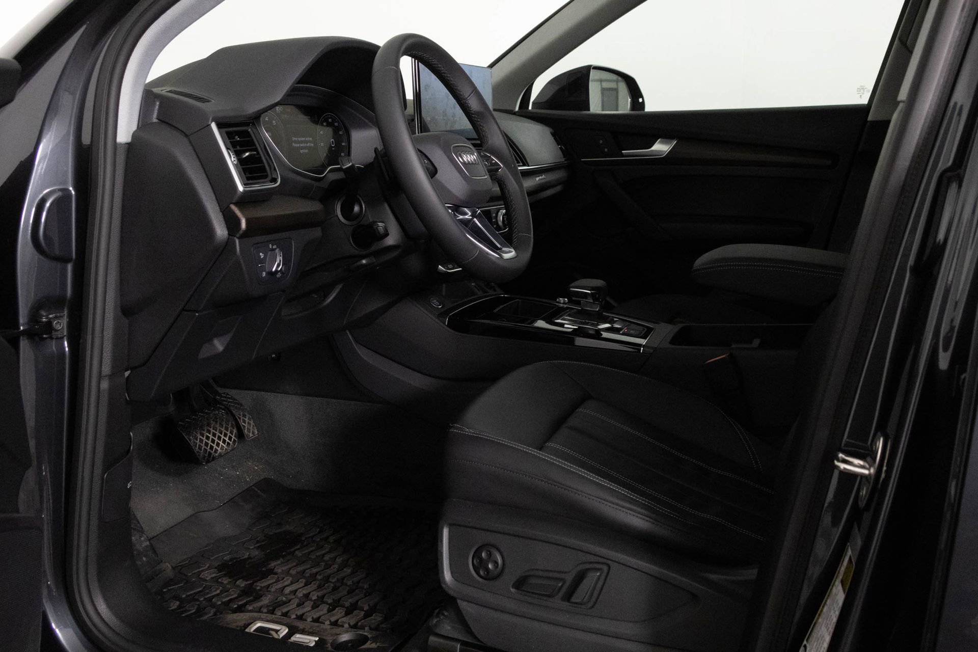 Used 2025 Audi Q5 2.0T Premium image 18