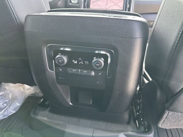 New 2026 GMC Yukon XL Elevation AWD/4WD image 33