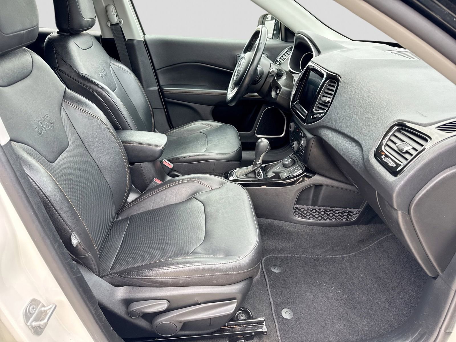Used 2020 Jeep Compass Limited AWD/4WD image 22