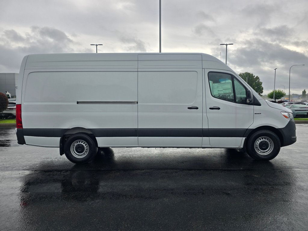 New 2025 Mercedes-Benz eSprinter 170 Cargo image 7