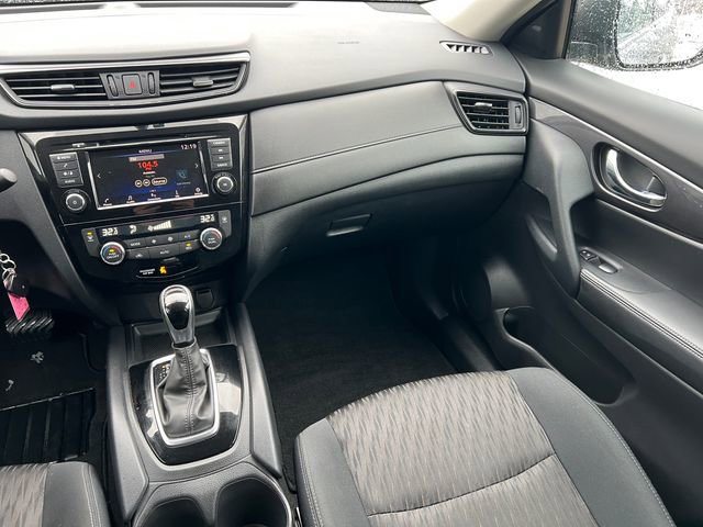 Used 2020 Nissan Rogue S image 29