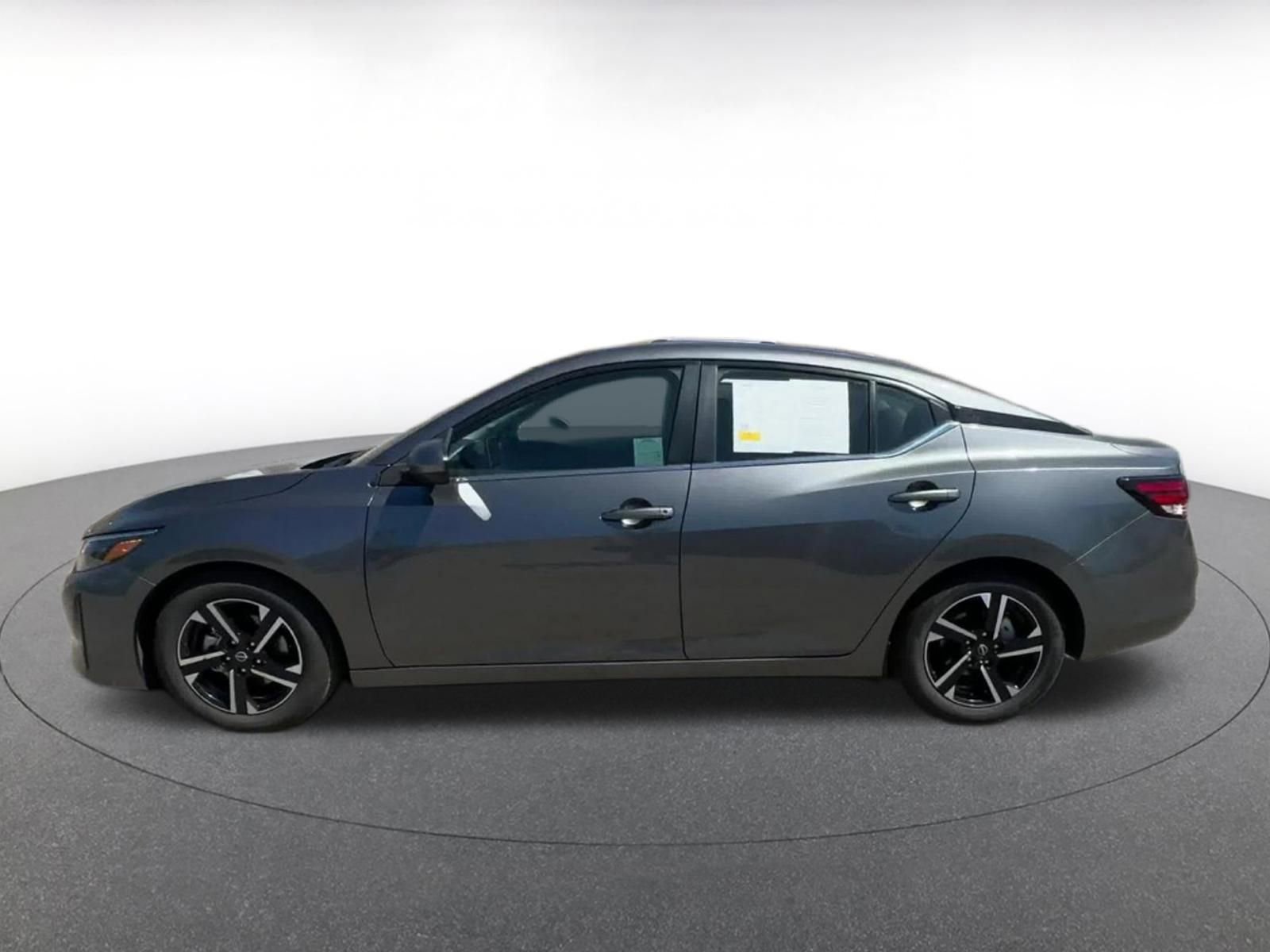 Used 2025 Nissan Sentra SV image 9