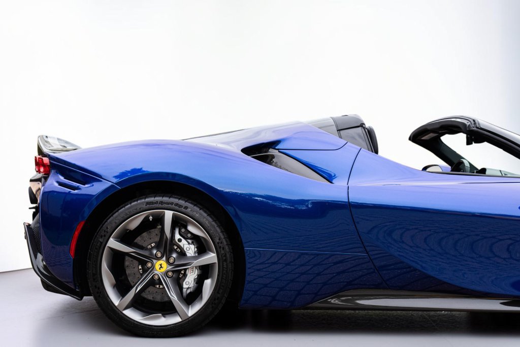 Used 2024 Ferrari SF90 Spider AWD/4WD image 18