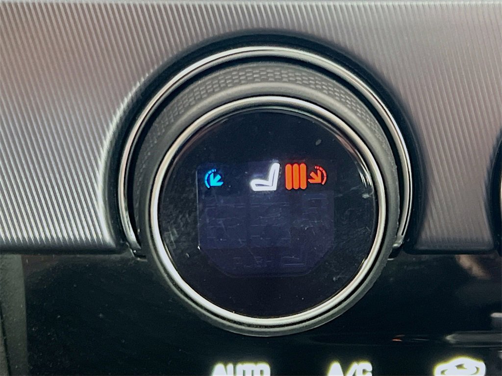 Used 2023 Jaguar F-TYPE R image 21