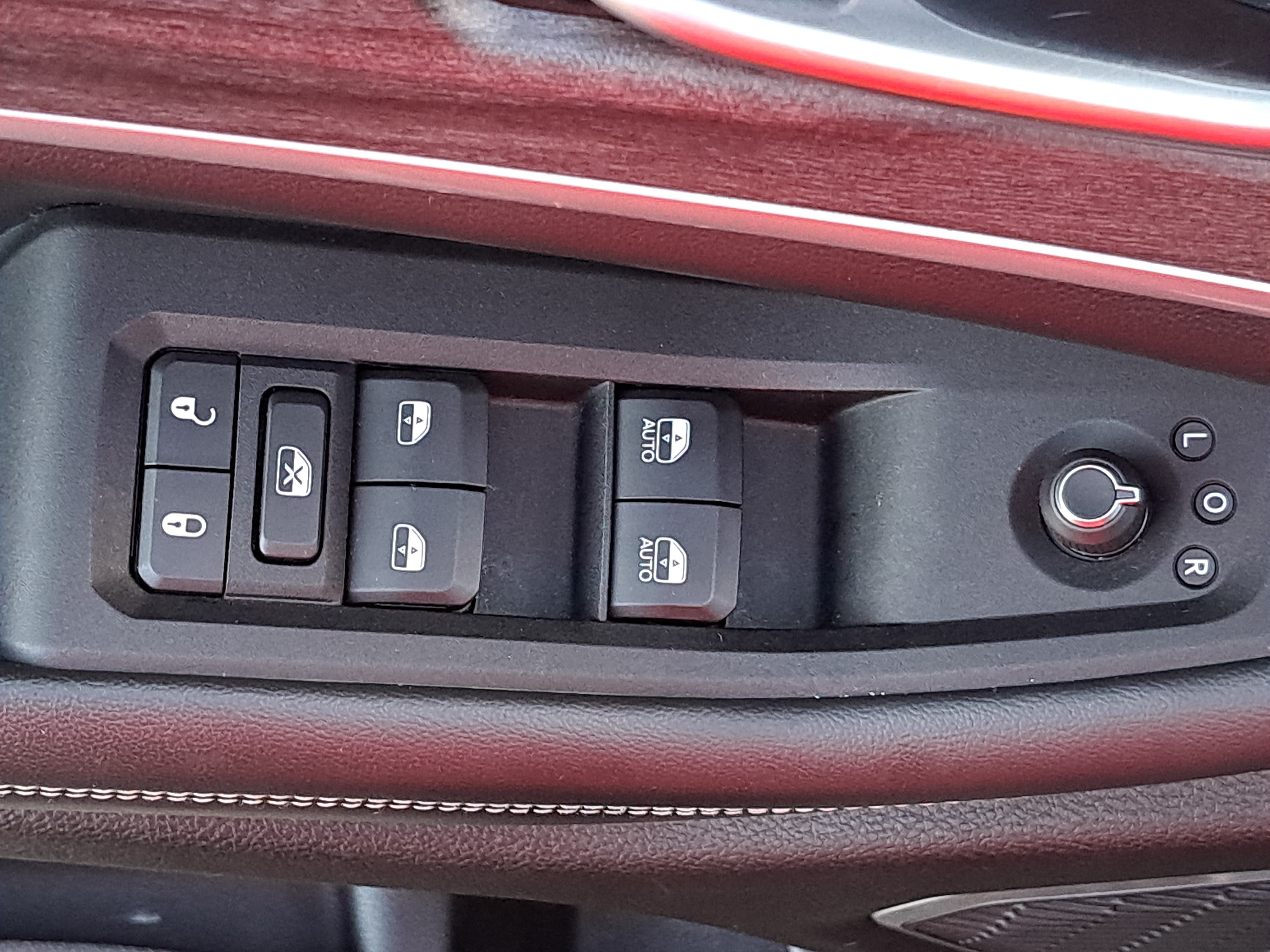 Used 2022 Jeep Grand Cherokee L Limited RWD image 29