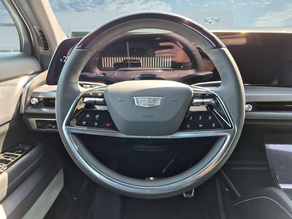 New 2027 Cadillac Vistiq Sport w/ LPO, Floor Liner Package AWD/4WD image 21