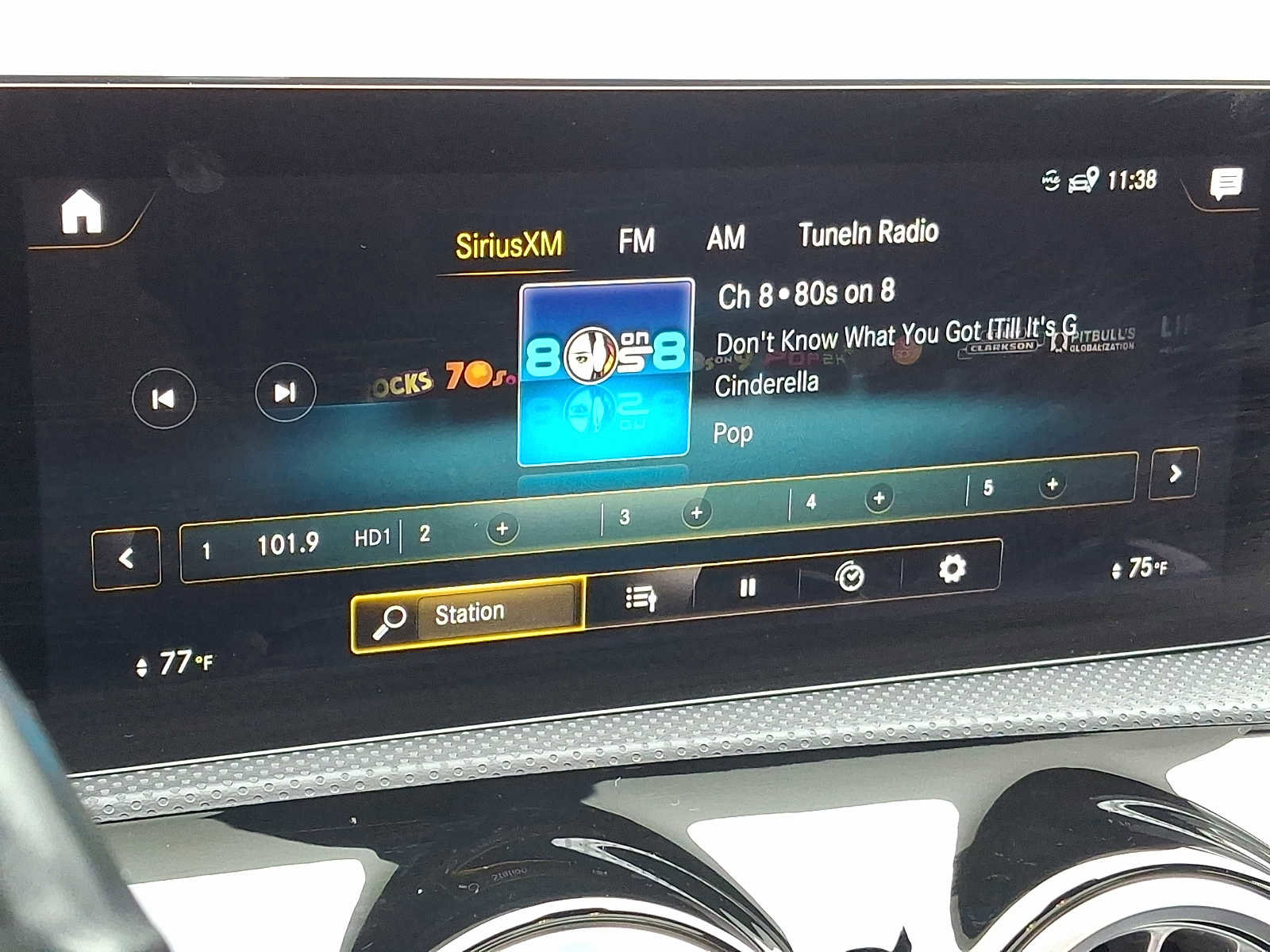 Used 2023 Mercedes-Benz CLA 250 4MATIC image 13